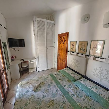 Da Teresa Bed & Breakfast San Teodoro  Phòng bức ảnh